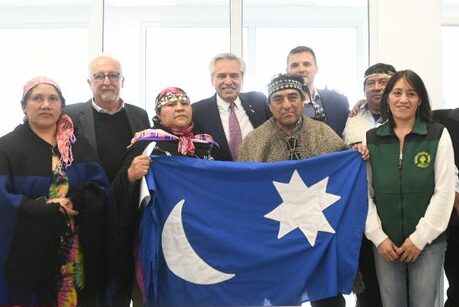 Alberto Fernández y comunidades mapuches de Neuquén acordaron organizar