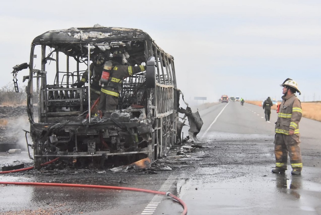 Se Incendió Un Colectivo Con Pasajeros En Pleno Viaje Sobre La Ruta 3